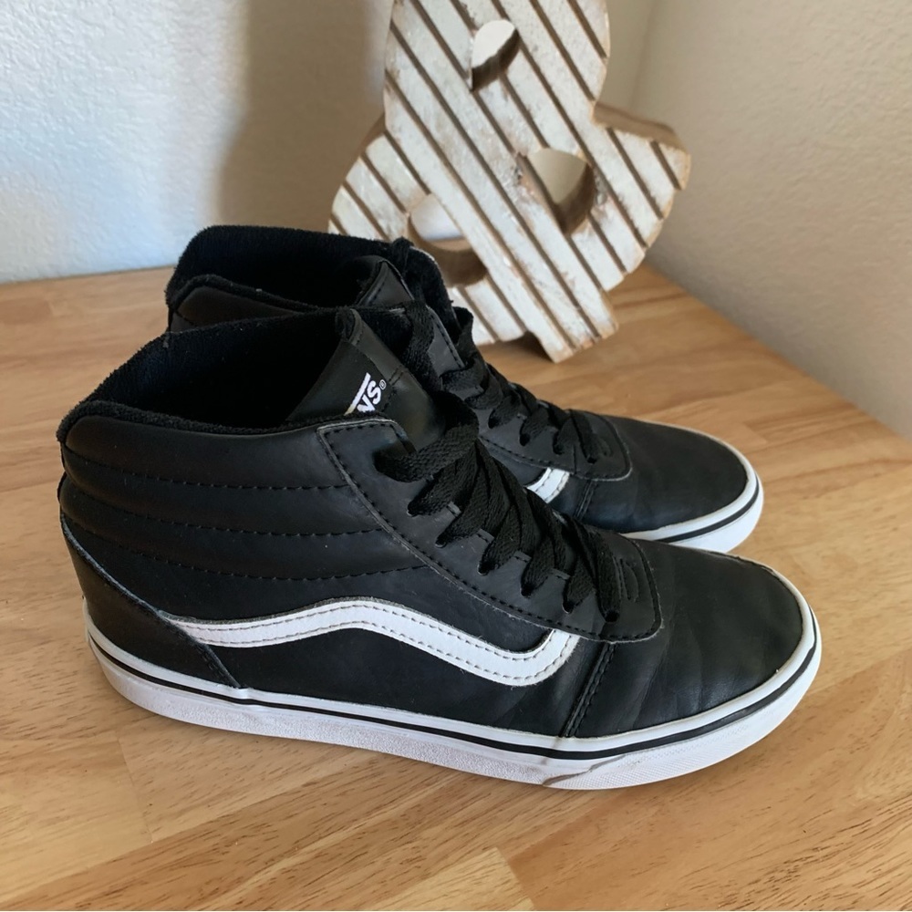 Vans Sk8 Hi Black Leather Youth Size 3.5